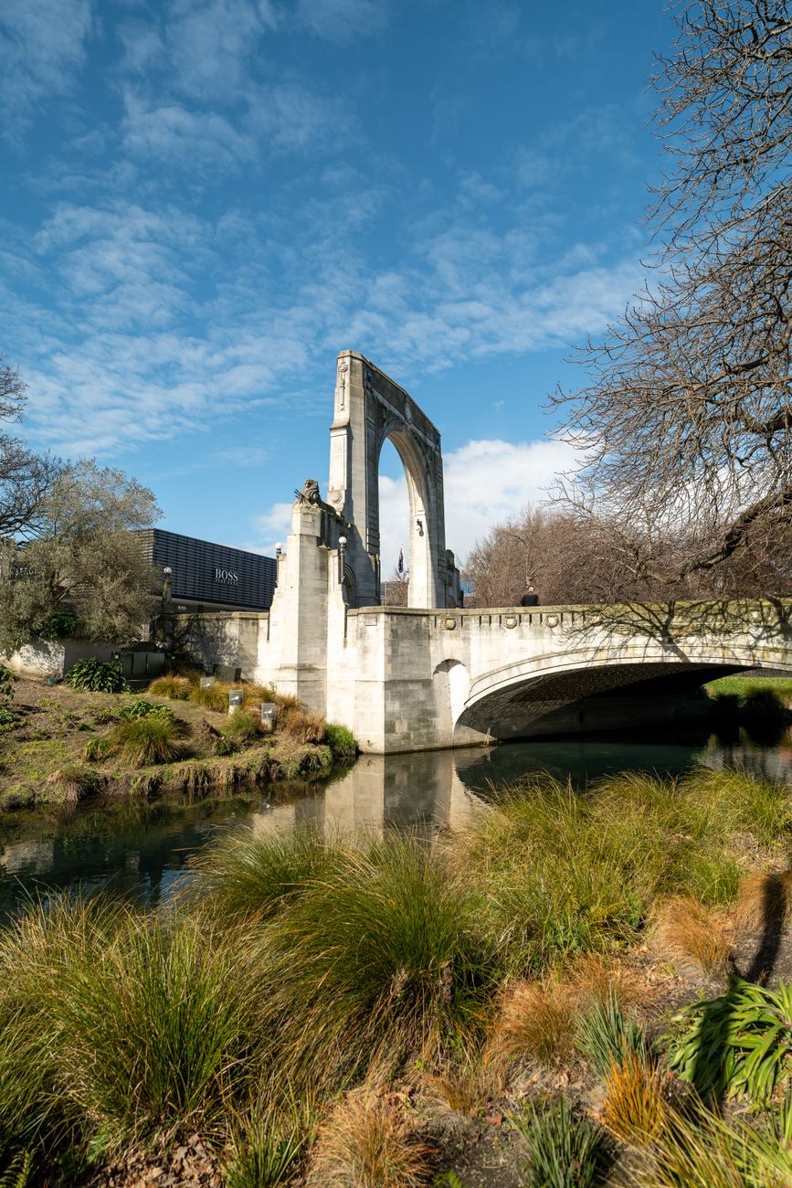 avon river and the bridge of remembrance